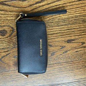 Michael Kors wristlet/wallet